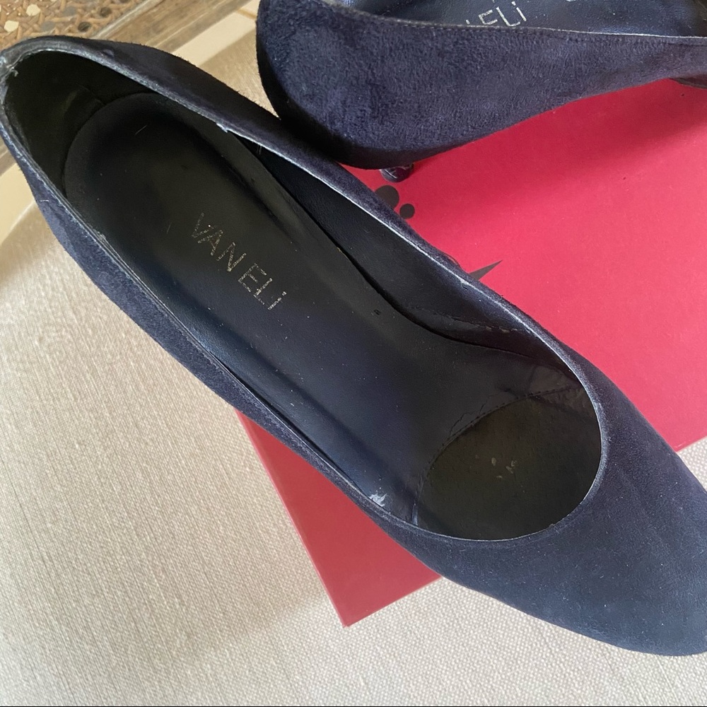 Vaneli Suede & Leather Pumps - 8 ½ M - Picture 2 of 9